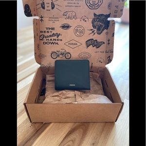 Like New Fossil Logan Small Bifold RFID Wallet